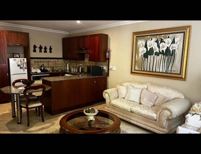 2 BEDROOM APARTMENT FOR SALE IN NEWLANDS